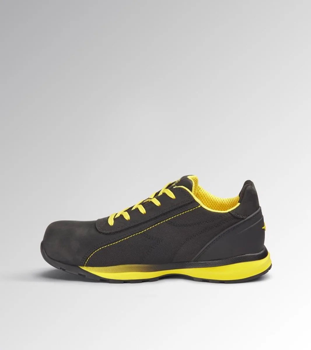 GLOVE HYPER LOW S3S FO HRO SR ESD BLACK fra Diadora Utility, Sort, 46 – produktbillede