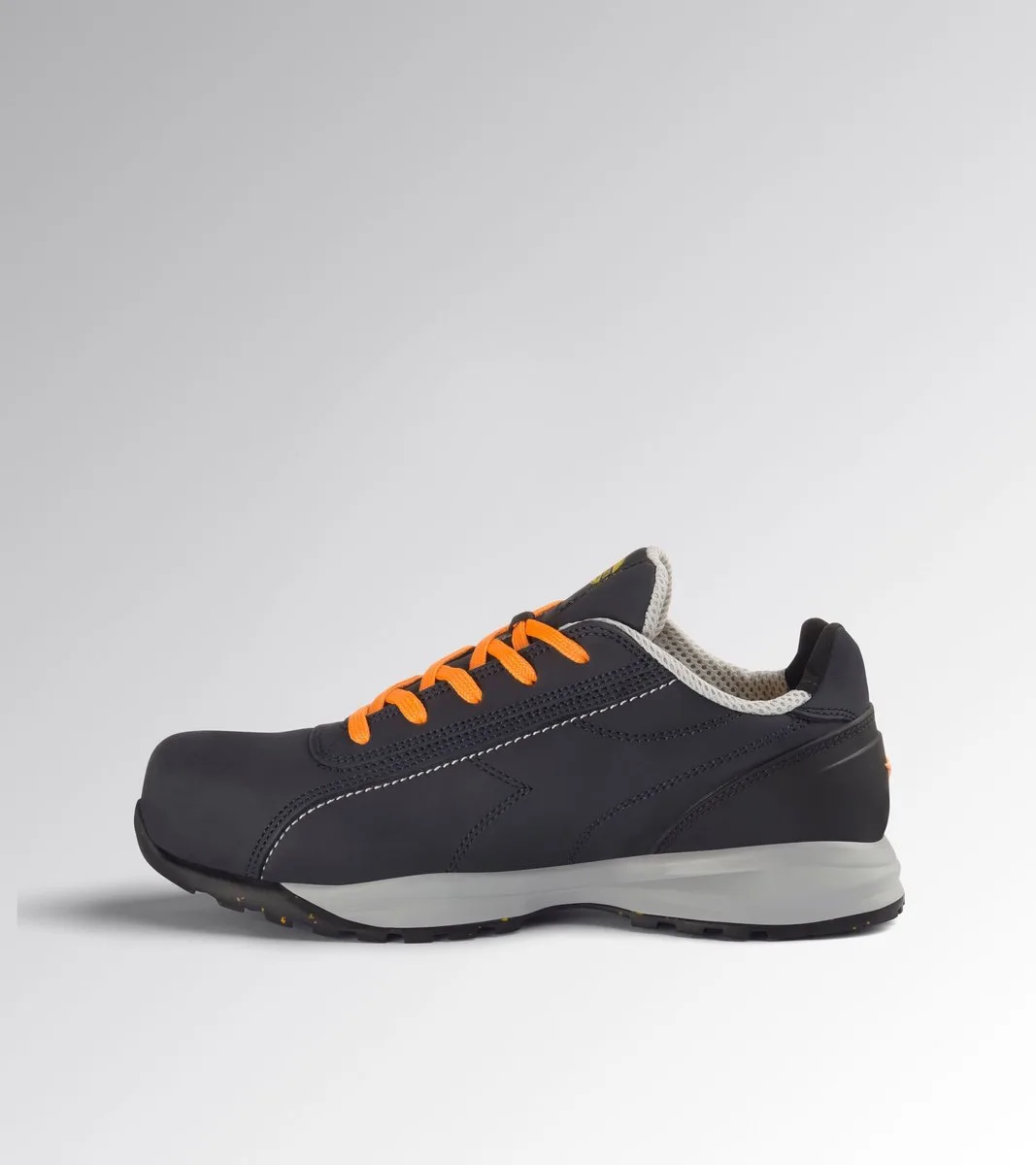 GLOVE MDS LOW S3S FO SR D. Navy/F. Orange de Diadora Utility, Donker navy, Fluo-oranje, 44 – image du produit