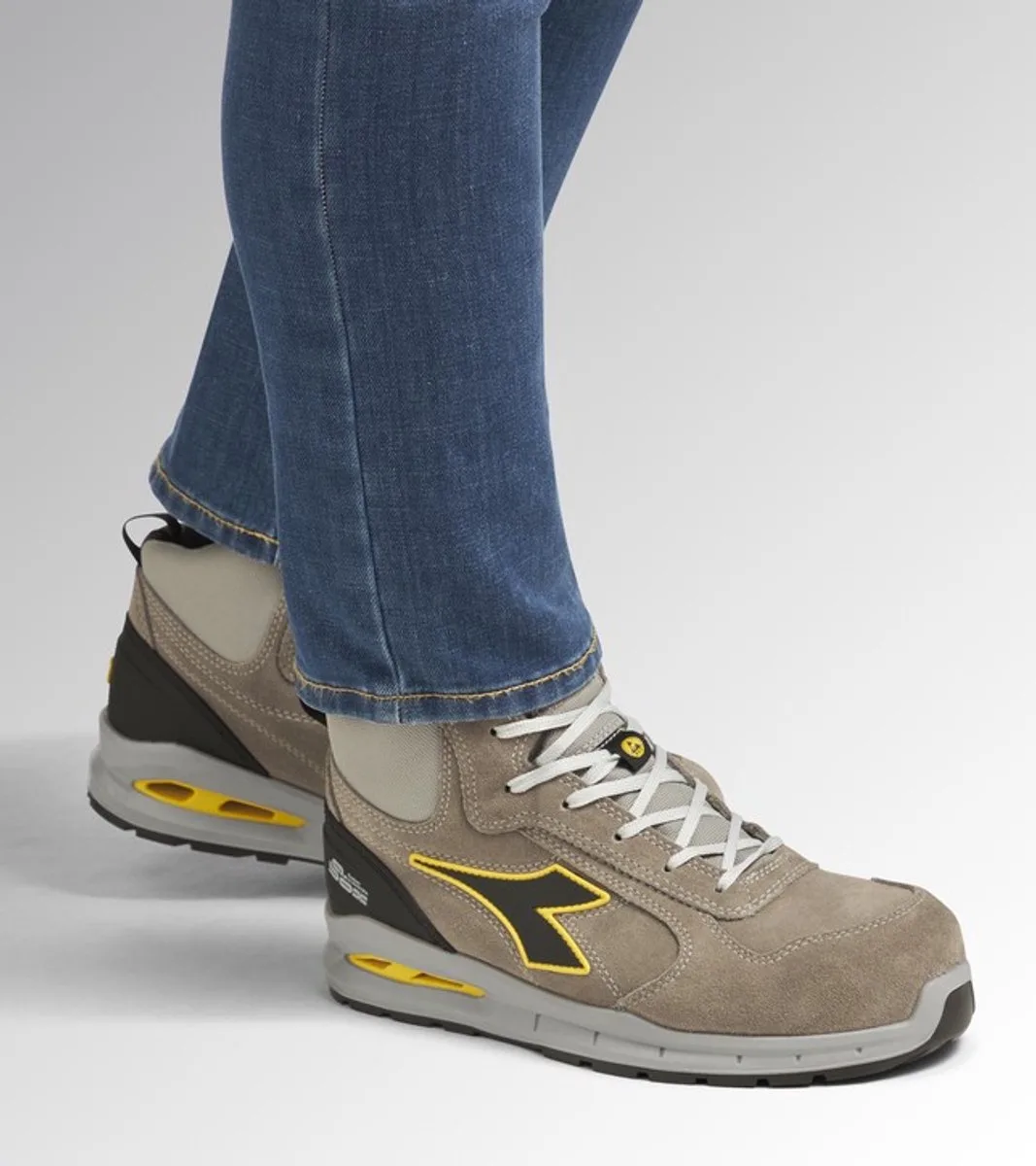 RUN A.BOX MID S3S FO SR WIND GRAY/WIND GRAY van Diadora Utility, Wind gray, 37 – productafbeelding