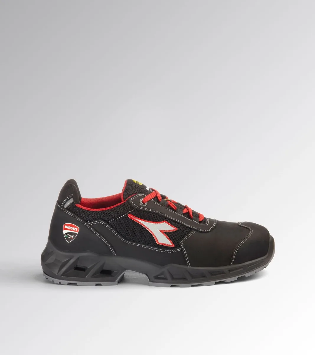 SHARK ENGINE LOW S1PS FO SR BLACK/RED de Diadora Utility, Noir, Rouge, 40 – image du produit