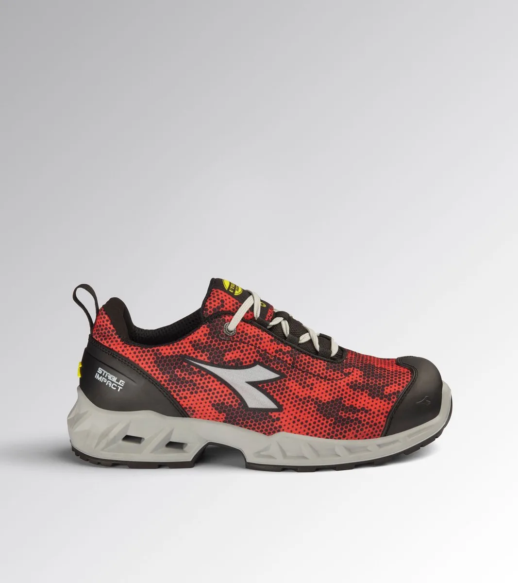 SHARK SI LOW S1PS FO SR SC BLACK/RED de Diadora Utility, Noir, Rouge, 38 – image du produit
