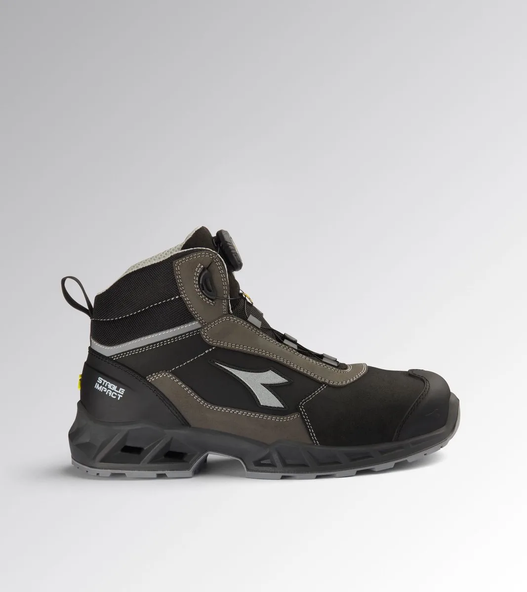 SHARK ST IMP LEA Q MID S3S BLACK/SHADOW fra Diadora Utility, Sort, Shadow, 39 – produktbillede