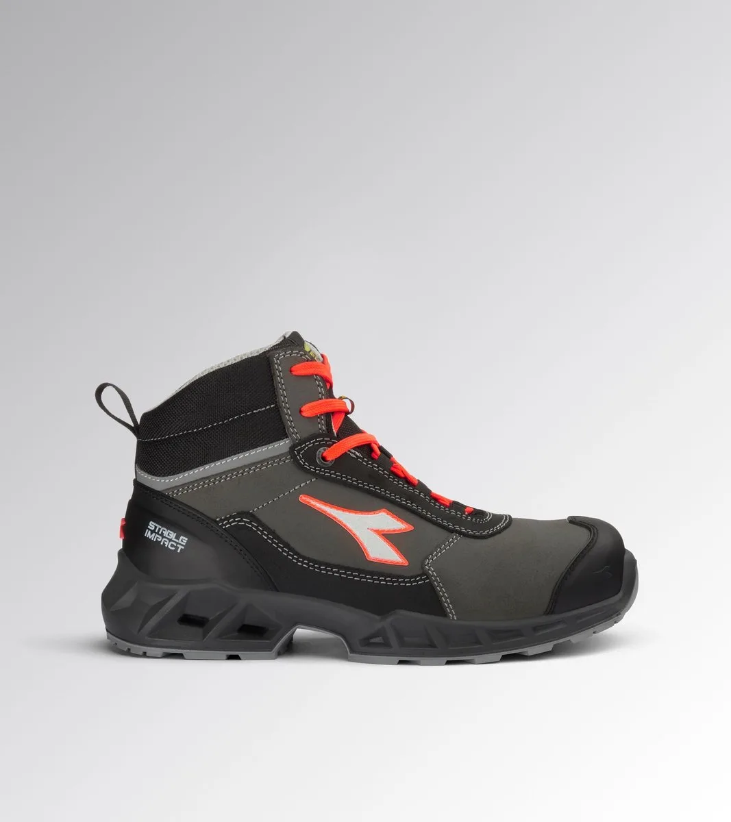 SHARK STA IMP LEAT MID S3S FO SR SC BLACK/F. Red fra Diadora Utility, Sort, Fluo-rood, 41 – produktbillede