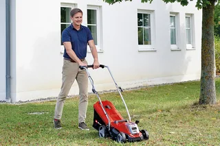Accu Grasmaaier GE-CM 18/33 Li Kit - Power X-Change - 18 V/Li-Ion - Maaibreedte: 33 cm - Aanbevolen gazonoppervlakte: tot 200 m² - 30 L opvangzak - Maaihoogte: 25-65 mm - Incl. 4.0 Ah Accu en lader van Einhell – productafbeelding 4 van 5