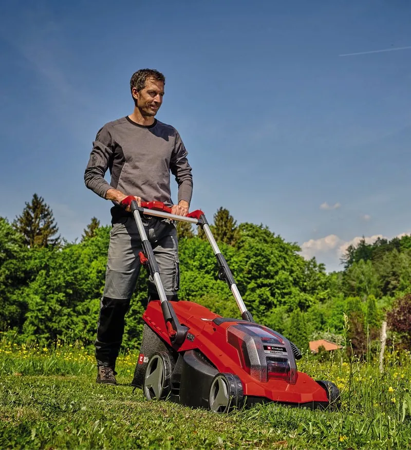 Accu Grasmaaier RASARRO 36/36 Li Kit - Power X-Change - 36 V/Li-ion - Maaibreedte 36 cm - Aanbevolen gazonoppervlakte: tot 400 m² - 45 L opvangbak - Maaihoogte: 25-75 mm - Incl. 2x 3.0 Ah Plus accu en 2 opladers by Einhell – product image 2 of 5