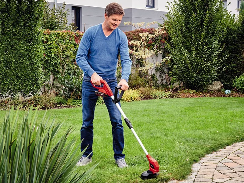 Accu Grastrimmer GC-CT 18/24 Li Kit - Power X-Change - 18 V/Li-ion - Maaidiameter: 24 cm - Bloembeschermer - Traploos uitschuifbare geleidesteel - Incl. 20 kunststof messen - Incl. 2.0 Ah accu + lader de Einhell – image du produit 2 sur 5