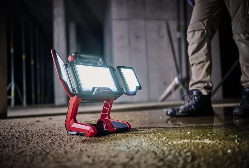 Accu Lamp TP-CL 18/3000 Li Solo - Power X-Change - 18 V/Li-ion - 3000 lm - 5700 K - 60 LED's - 270° lichtbereik - Excl. accu en lader de Einhell, Rouge – image du produit 4 sur 5