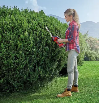 Akku-Grasschere GE- CG 18/100 Li - 3 in 1-Solo, ohne Akku und Ladegerät de Einhell, Rouge, Noir – image du produit 5 sur 5