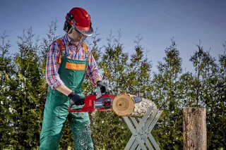 Akku-Kettensäge FORTEXXA 18/30 (1x 4,0Ah), 30 cm Schwertlänge, Set, 6-tlg., Einhell Power X‐Change Akku-System de Einhell, Rouge – image du produit 2 sur 5