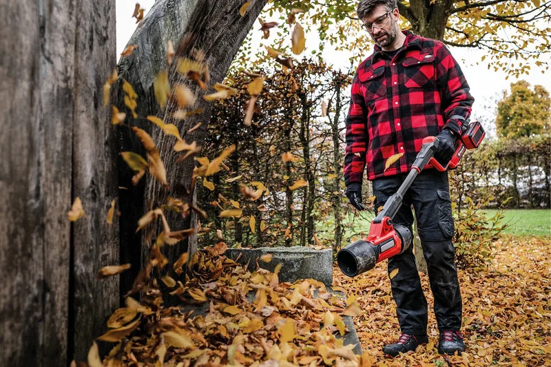 Akku-Laubbläser PROFESSIONAL GP-LB 36/270 Li E (2x4,0 Ah), mit Blasaufsatz, 2x Akku 18V 4,0Ah und 2x Ladegerät PXC Starter Kit C1 von Einhell, Rot, Schwarz – Produktbild 5 von 5