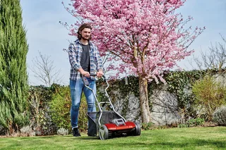 Akkurasenmäher Spindelmäher GE-HM 18/38 Li-Solo, 38 cm Schnittbreite, ohne Akku und Ladegerät von Einhell, Rot – Produktbild 2 von 5