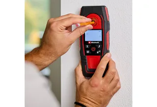 Digitale Leidingzoeker TE-MD 80 - Detectiediepte hout: 24 mm - metaal: 24 mm - ijzer: 80 mm - koper: 38 mm - geleiders: 60 mm van Einhell, Rood – productafbeelding 5 van 5