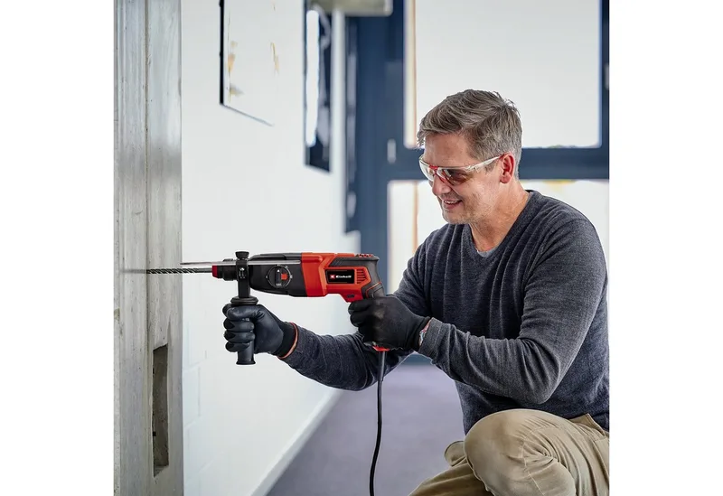 Elektrische Boorhamer TC-RH 620 4F - 620 W - Aantal slagen 5.200 /min - 2,2 J - SDS-Plus - Pneumatisch slagwerk - 4-functies: boren/hamerboren/Beitelen met of zonder beitelslot - Incl. Transport-/Opbergkoffer van Einhell – productafbeelding 2 van 5