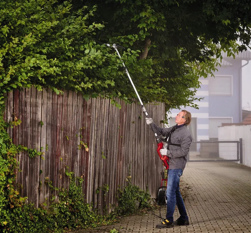 Elektrische Telescopische Heggenschaar GC-HH 9046 - 900 W - Snoeilengte 41,2 cm - Tandafstand 20 mm - Bereik 1,97 m - Verlengbaar tot 2,60 m - Kantelbaar snoeiopzetstuk de Einhell – image du produit 2 sur 5