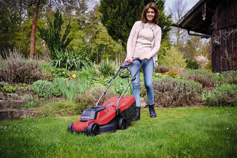 Elektrorasenmäher GC-EM 1000/32, 32 cm Schnittbreite, 1000 W von Einhell, Rot – Produktbild 2 von 5