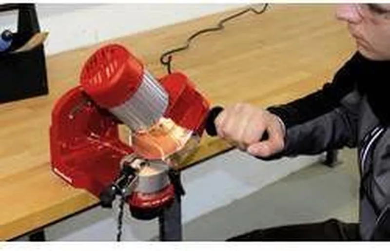 Kettingslijper GC-CS 235 E - 235 W - 3.000 t/min - Ø145x22x3,2 mm - Afstelhoek 40˚ naar links en rechts - Incl. 1x Slijpschijf de Einhell – image du produit 1 sur 5