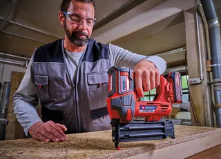 Nagler FIXETTO 18/50 N, ohne Akku und Ladegerät van Einhell, Rood – productafbeelding 2 van 5