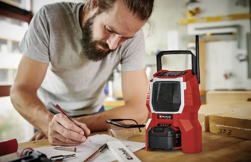 TC-RA 18 Li BT - Solo Radio de chantier FM Bluetooth rouge de Einhell, Rouge, Noir – image du produit 2 sur 3