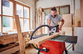 Tischkreissäge TC-TS 2025/2 U, 220-240 V, 2000 W, 5000 U/min, mit Parallelanschlag fra Einhell, Grå, Rød – produktbillede 2 af 5