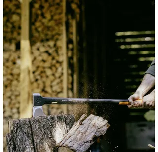 Axt X-series X36 Splitting axe L blade 1069109 van Fiskars – productafbeelding 2 van 4