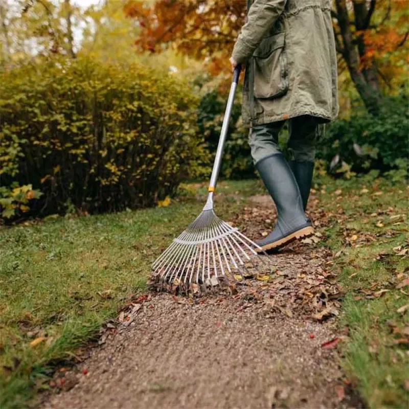 Ergonomic Serie - Bladhark - Ergonomisch Ontwerp - Aluminium Stok - Stalen Tanden de Fiskars – image du produit 4 sur 5