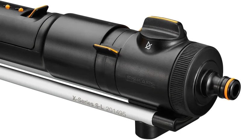 Fiskars 1070831 X-Series Zwenksproeier 340 m² (max.) by Fiskars – product image
