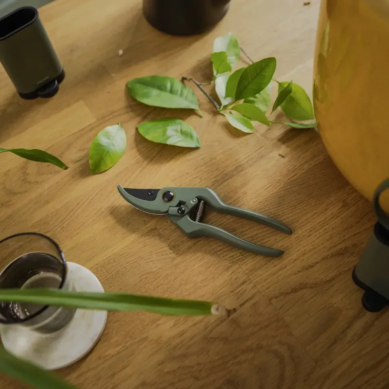 Fiskars 1075317 3-tlg. Gartenschere från Fiskars – produktbild 2 av 3
