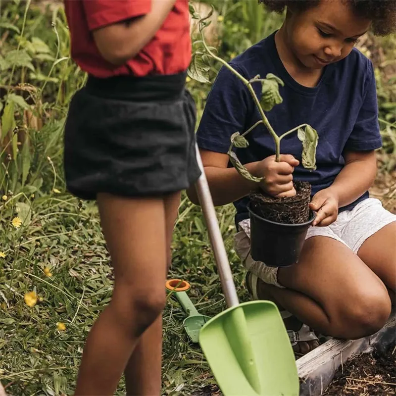 Fiskars 138170 My first Fiskars spade voor kinderen by Fiskars – product image 3 of 5
