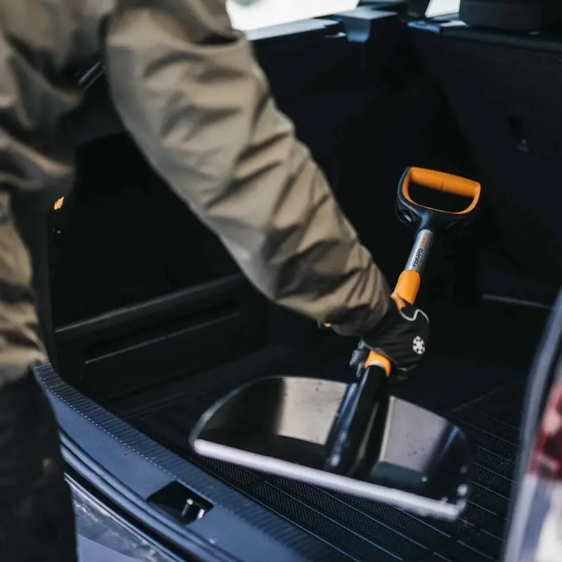 Pelle à Neige de Fiskars – image du produit 6 sur 6