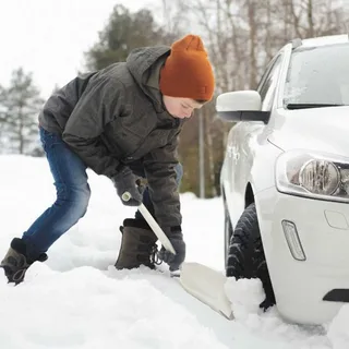 Pelle à Neige Snowxpert Car von Fiskars – Produktbild 2 von 2
