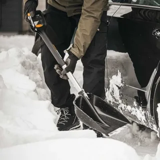 Pelle à Neige X-series Car Telescopic van Fiskars – productafbeelding 4 van 6