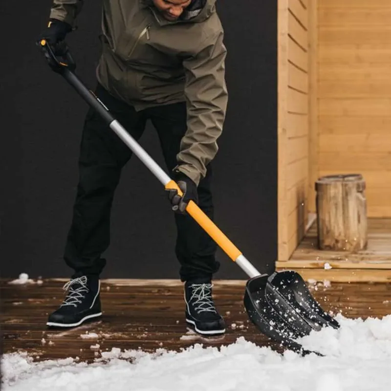 Pelle à Neige X-series Telescopic Pusher by Fiskars – product image 5 of 5