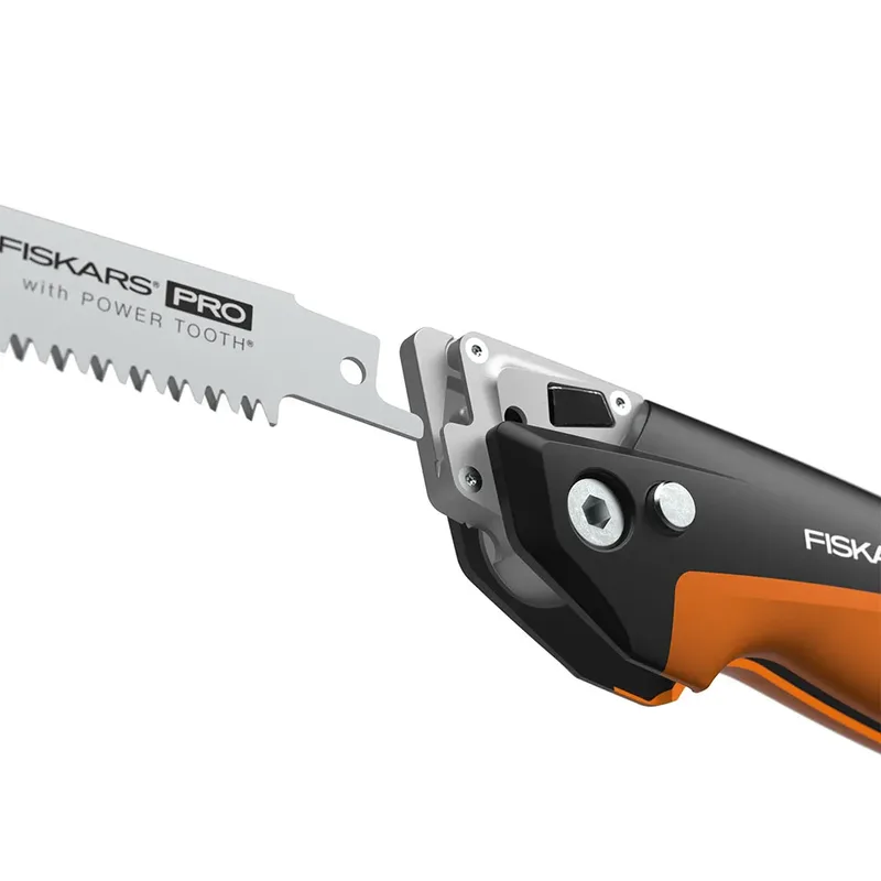 PRO Compacte Universeelzaag met 2 Zaagbladen van Fiskars – productafbeelding 3 van 5