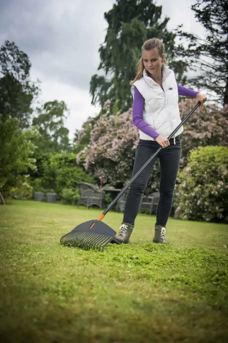 Solid bladhark L van Fiskars – productafbeelding 2 van 2