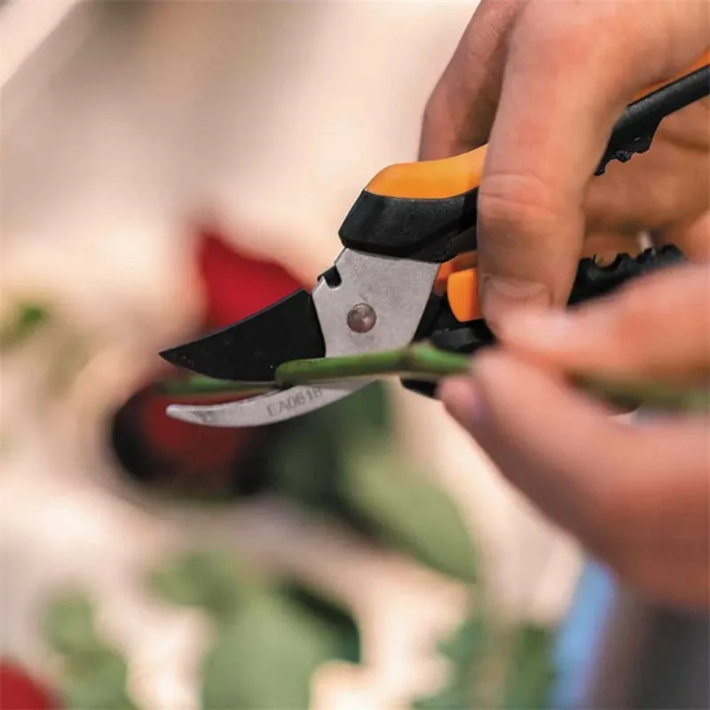 SP14 Solid Snip Bloemenschaar by Fiskars – product image 5 of 6