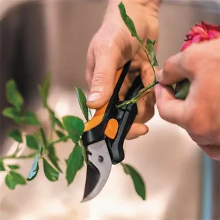 SP14 Solid Snip Bloemenschaar by Fiskars – product image 6 of 6