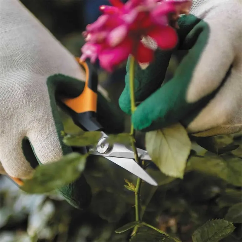 SP15 Solid Snip Bloemen Snoeischaar de Fiskars – image du produit 4 sur 6