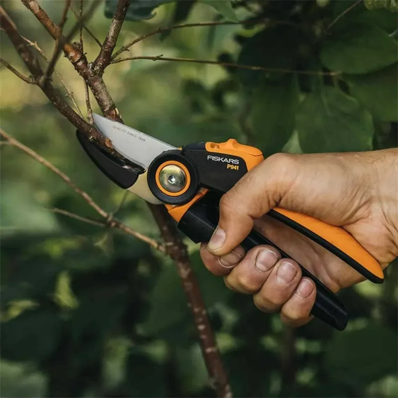 X-Series - Aambeeldsnoeischaar - P941 - PowerGear Technologie - Ergonomische Handgreep van Fiskars – productafbeelding 3 van 3
