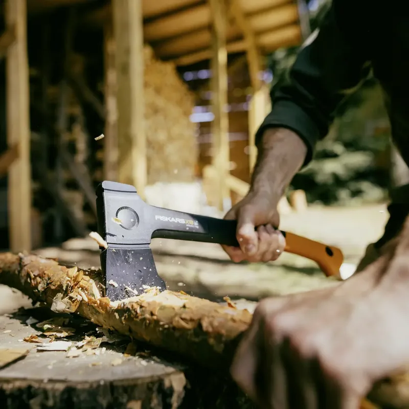 X-series X18 universal axe with small axe head by Fiskars – product image 1 of 2