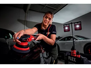 Exzenter Poliermaschine XFE 2 15 14 EC-C, 1350 min. U/min, 4350 max. U/min, Ø 150 mm, (im Karton), bürstenloser Motor mit hohem Wirkungs- und Leistungsgrad de Flex, Rouge, Noir – image du produit 4 sur 5