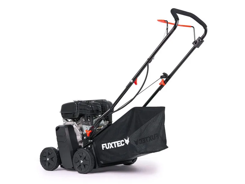Benzine Verticuteermachine FX-BV240ECO – 4-Takt Motor 4,1 kW (212cc) – 400 mm Werkbreedte – 15 Messen – Centrale Diepte-instelling -15 tot +5 mm – 40L Opvangbak by FUXTEC – product image 5 of 5