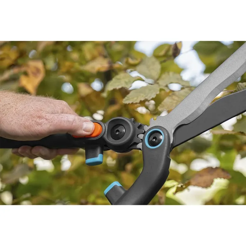 2 in 1 EnergyCut Heggenschaar - 2.5x meer kracht - Totale lengte 60 cm van Gardena – productafbeelding 2 van 5