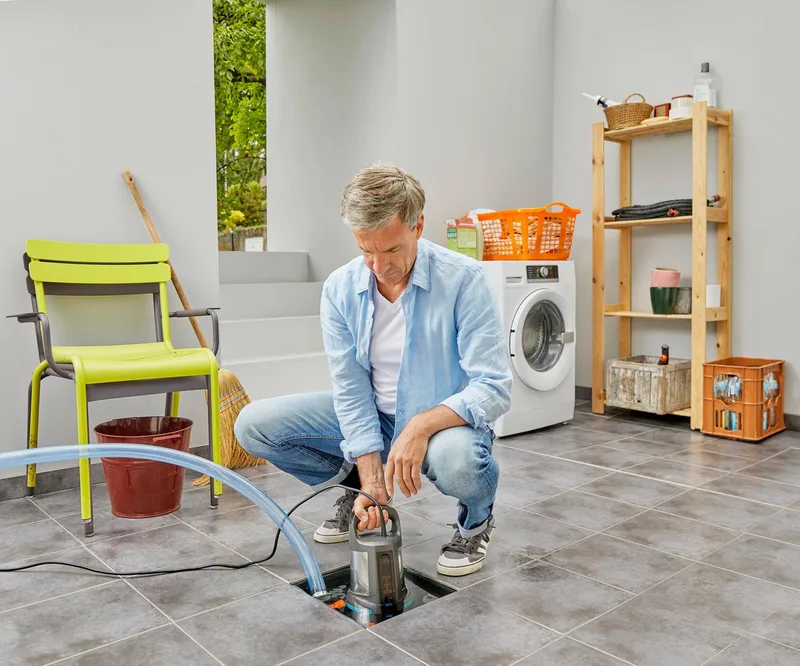 Elektro-Rasenmäher Clear Water Pump 17000 Aquasensor by Gardena – product image 2 of 5