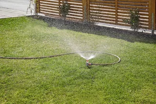 Serie 915 - Tuinsproeier - 360 Graden - 10m Bereik - Inclusief Snelkoppeling de Gardena – image du produit 4 sur 4