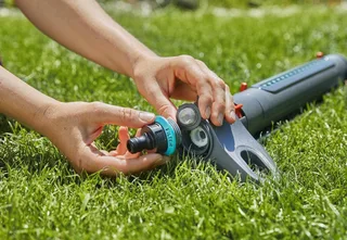 Viereckregner Gardena Viereckregner AquaZoom M fra Gardena, Blå – produktbillede 2 af 5