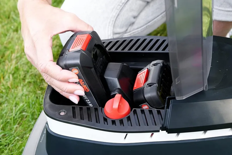 Akkurasenmäher Akku-Rasenmäher 3.22 Li Easy, 36V 32 cm, (2 x 18V Bosch Home + Garden) de Güde – image du produit 4 sur 5