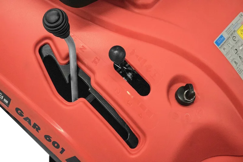 Rasentraktor GAR 601, 61 cm Schnittbreite, mit Elektrostart by Güde, Red, Black – product image 2 of 5