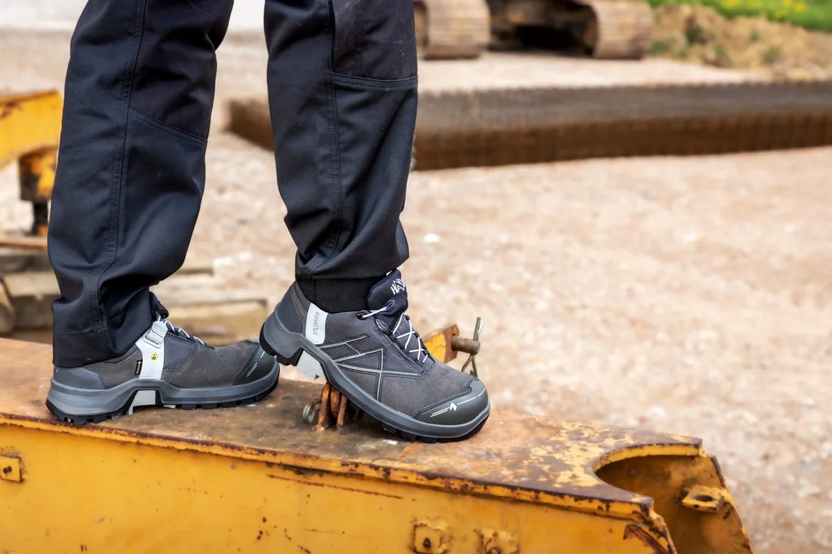 Veiligheidsschoenen Haix CONNEXIS Safety+ GTX Ws laaggrijs/zilver von Haix, Silber – Produktbild