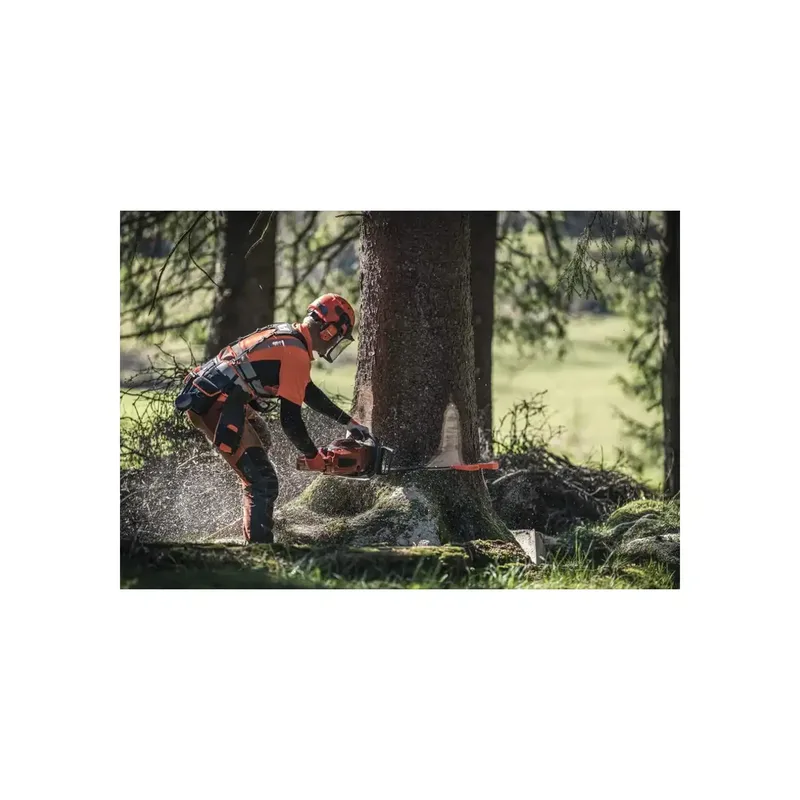 Husqvarna 572 XP® G - Benzin Motorsäge by Husqvarna – product image 3 of 4