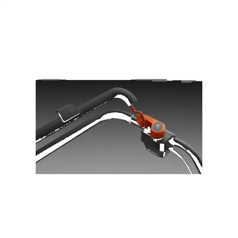 LC 137i accu-grasmaaier - Compact en licht, ideaal voor kleine tuinen - Ergonomische handgreep, eenvoudig inklapbaar, gemakkelijk te manoeuvreren van Husqvarna – productafbeelding 3 van 4